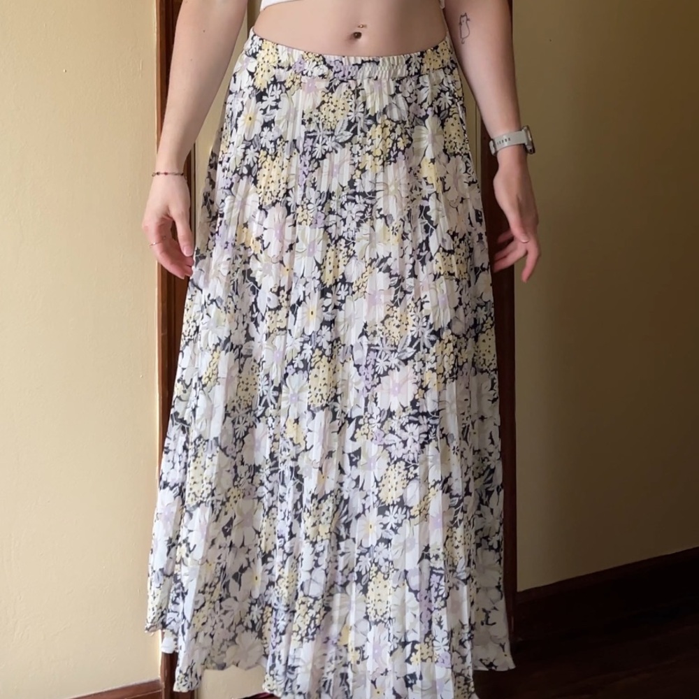 Chaps Floral Midi Skirt in Black and Cream